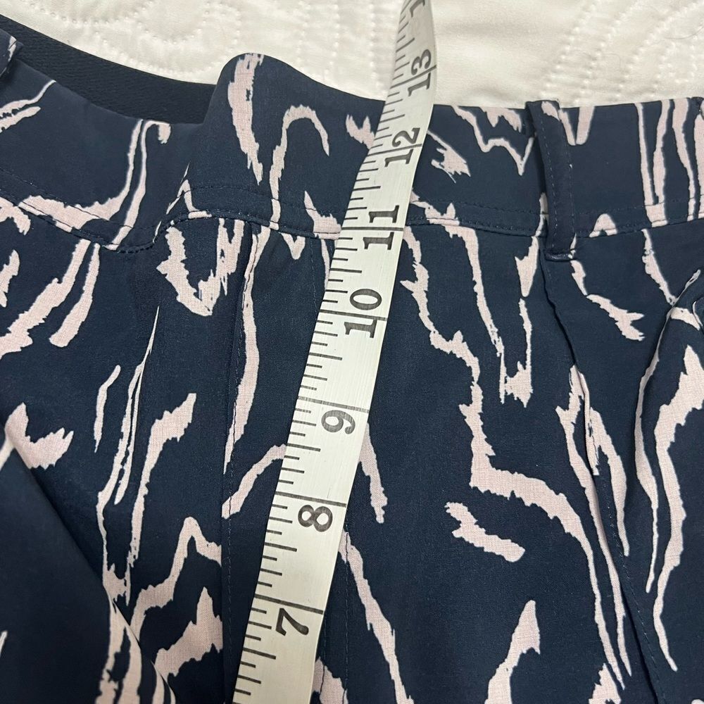 ATHLETA Vienna Cargo Pants Printed in Navy & Orchid Pink Lightweight - Picture 9 of 12
